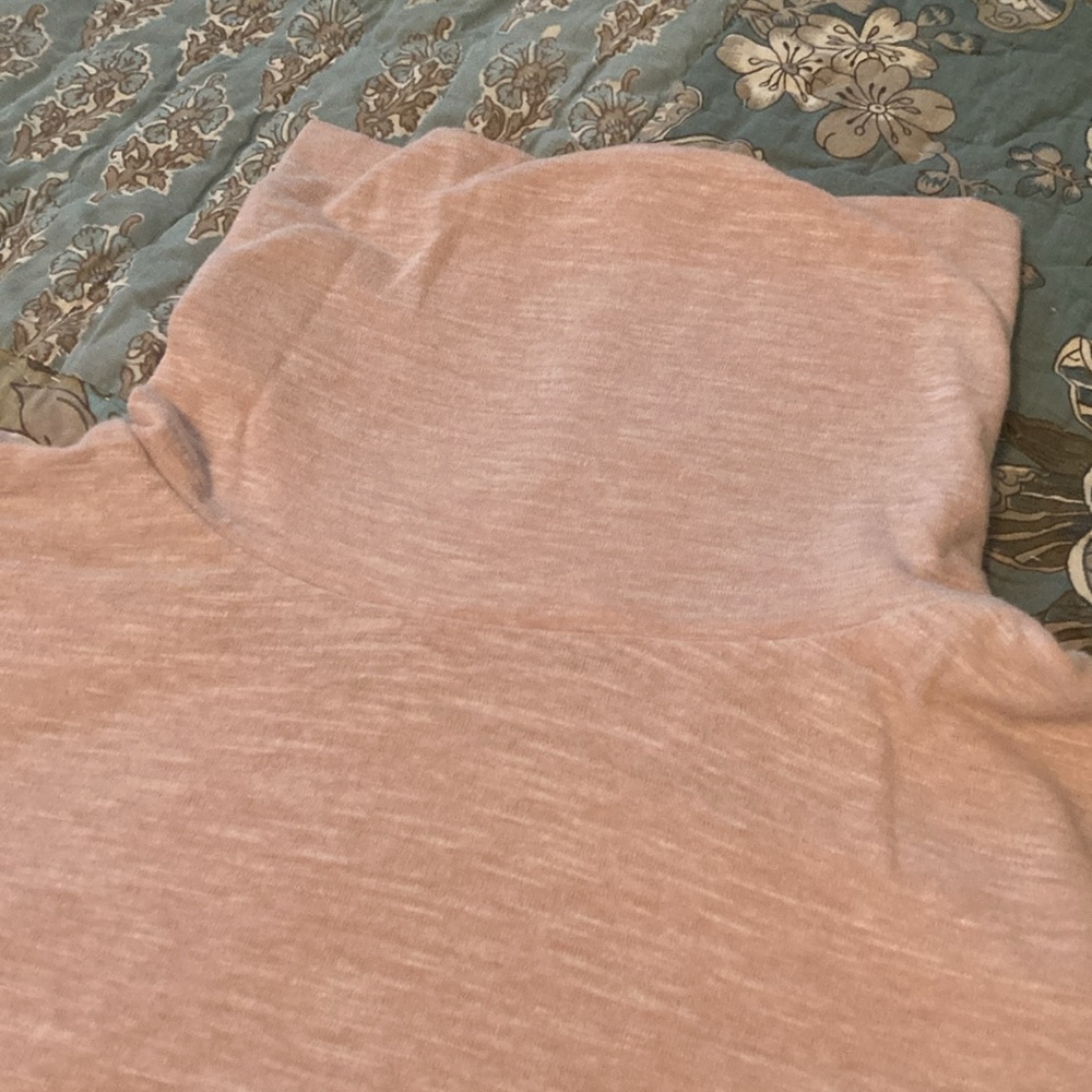 Madewell blush turtleneck, size large, so comfy!! Great top for layering🩷💜❤️💜🩷🩷 - Picture 3 of 8